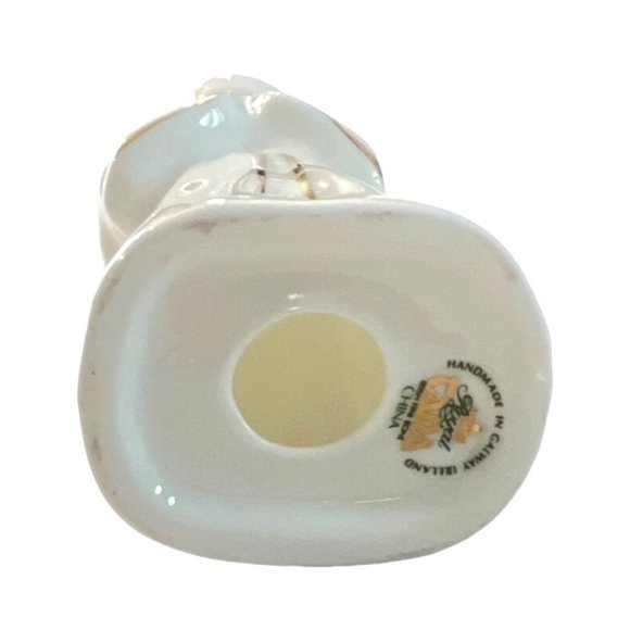 Vintage Royal Tara Figurine Praying Girl Fine Bone China Handmade Angel Nun - Picture 5 of 9